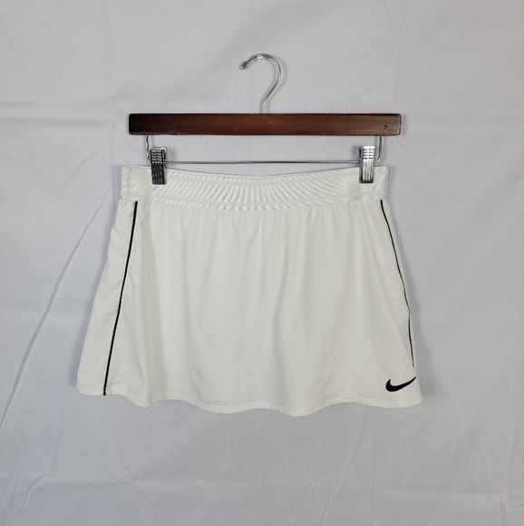 Women's Medium Nike Drifit skort - Picture 1 of 5